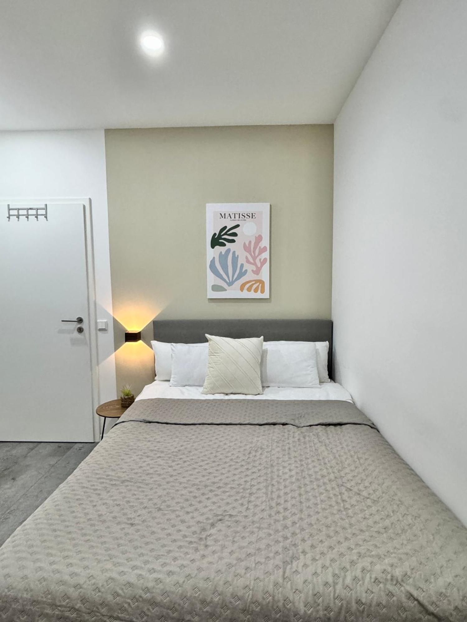 Heaven Homes - Doppelzimmer Mit Eigenem Bad Düsseldorf Exterior foto